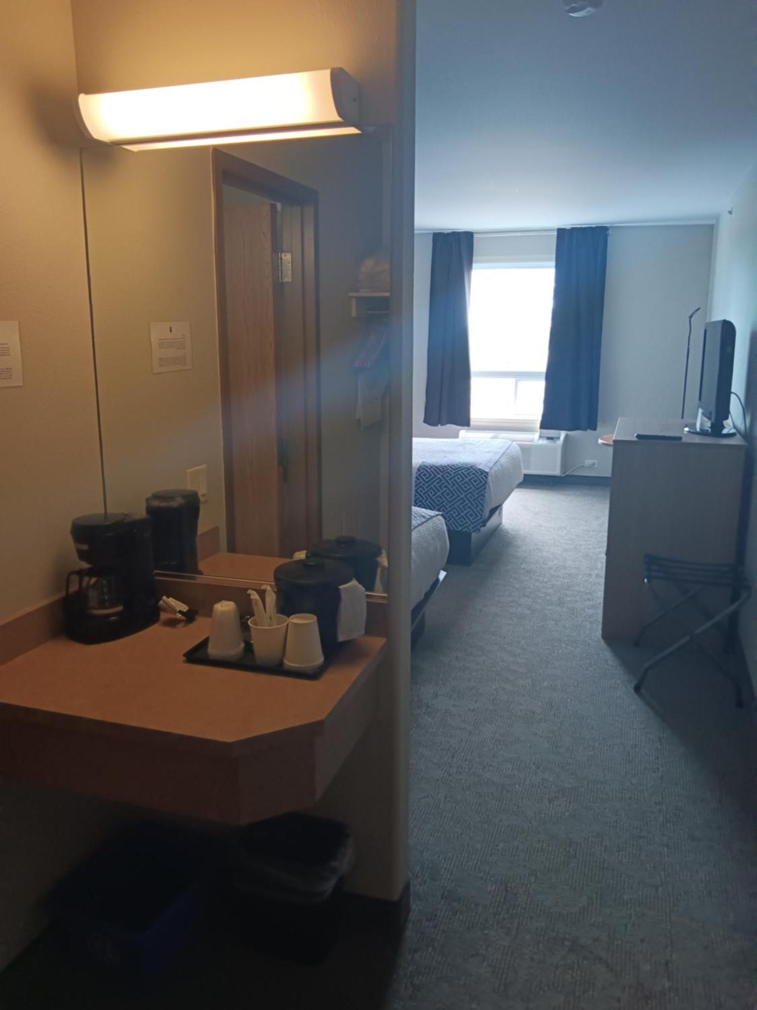 Super 8 By Wyndham St-Jerome Hotell Saint-Jerome Exteriör bild