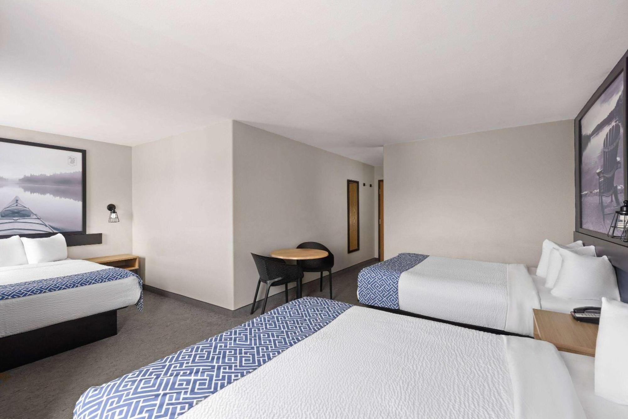 Super 8 By Wyndham St-Jerome Hotell Saint-Jerome Exteriör bild