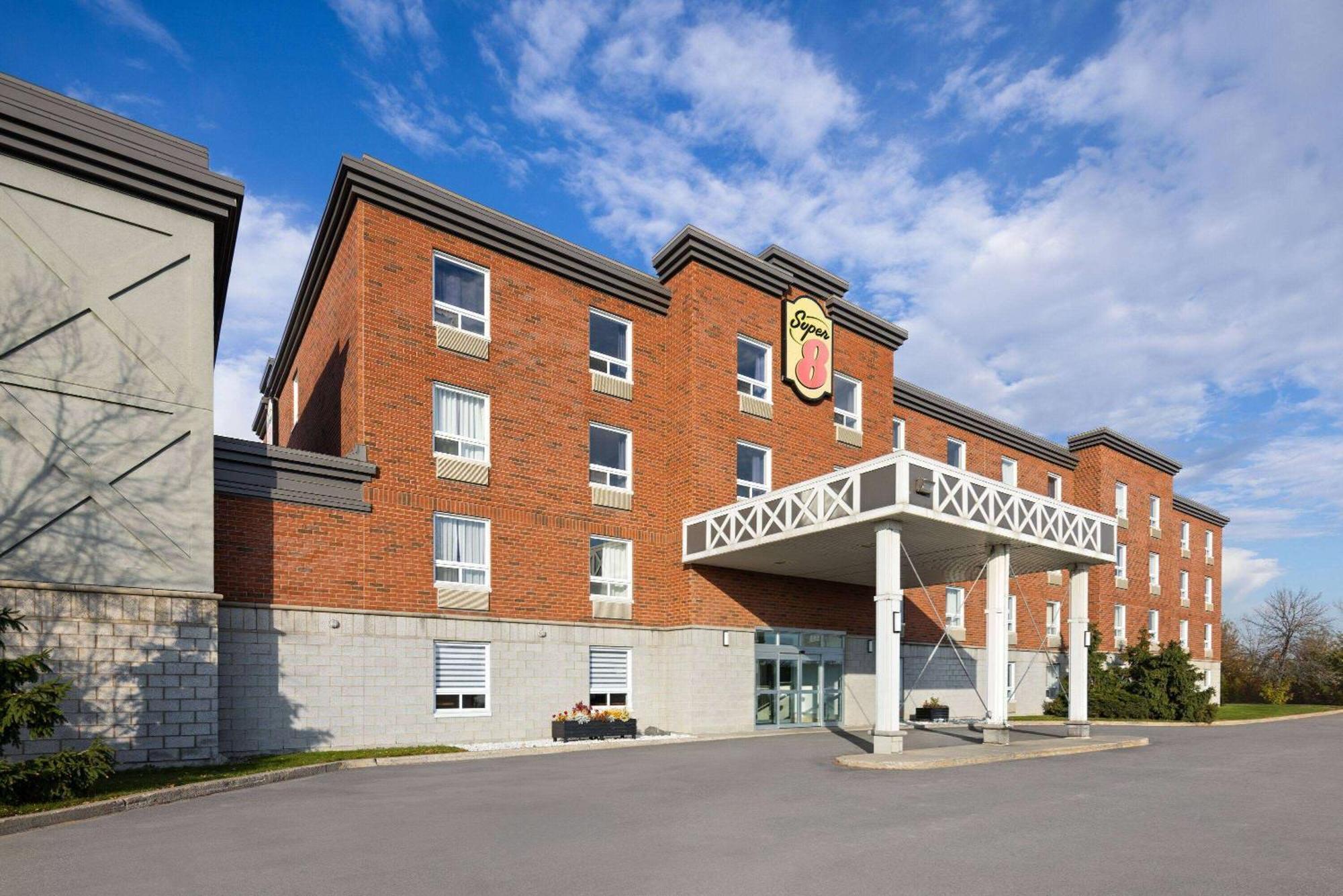 Super 8 By Wyndham St-Jerome Hotell Saint-Jerome Exteriör bild